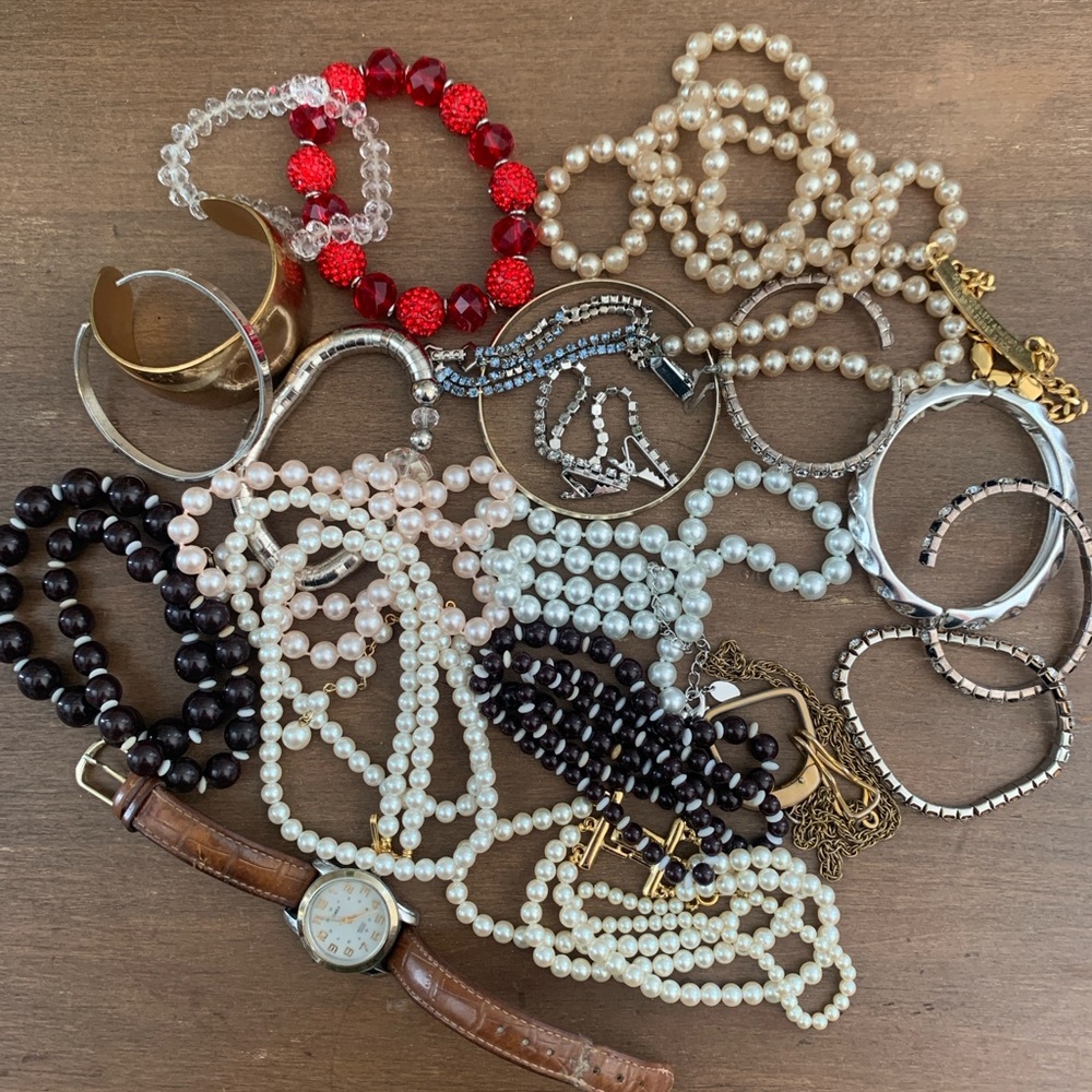 Costume Necklaces Bracelets & Timex Watch Vintage Retro Modern Mix 26 pieces